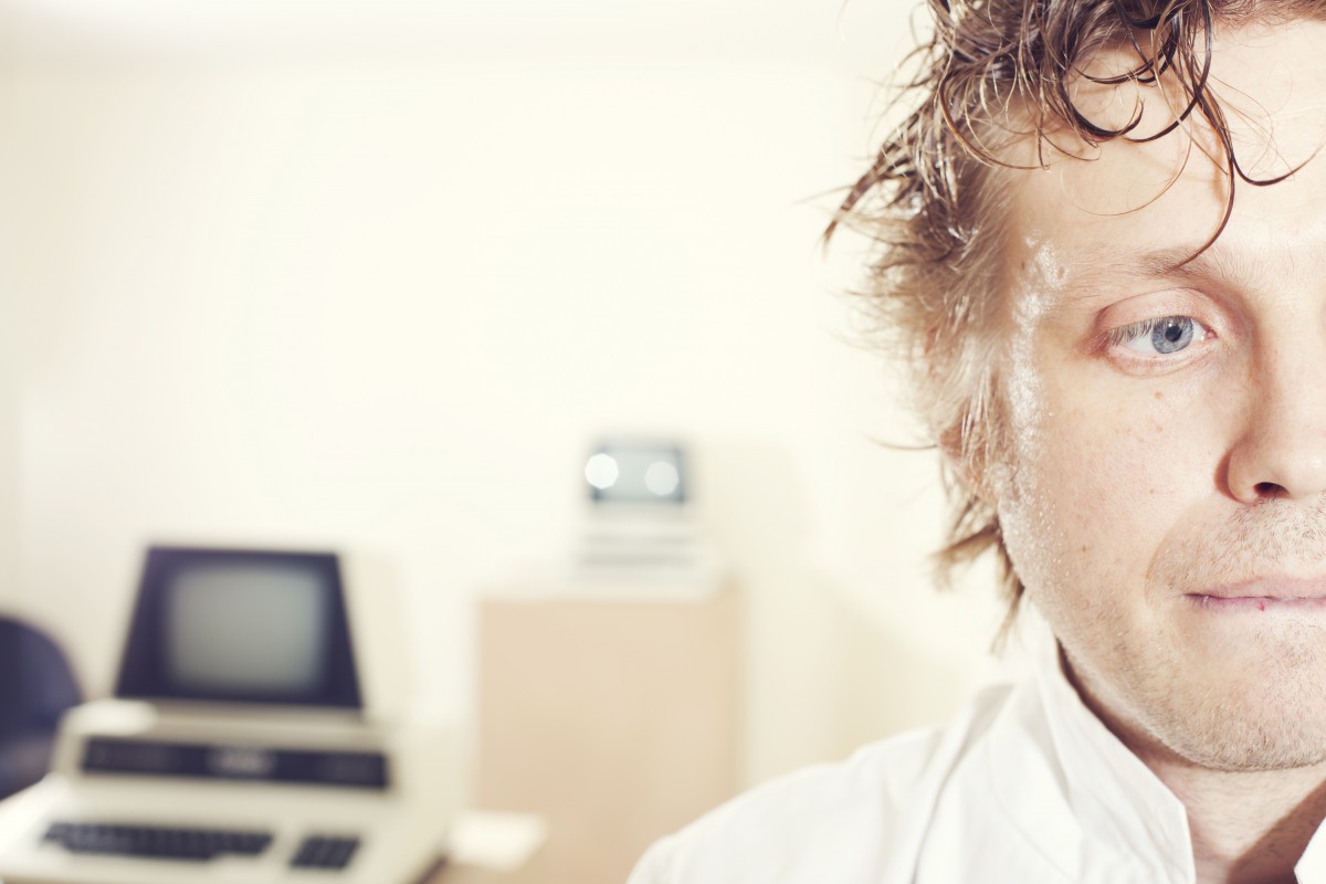 stress_programmer_etnwickler_ibm_retro_pc_laboratory_design-634617